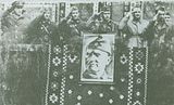 Istaknuti partizanski prvaci na smotri u Mostaru, velja<br />
a 1945.