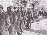 Zarobljeni hrvatski vojnici_`iroki Brijeg_07. velja<br />
e 1945