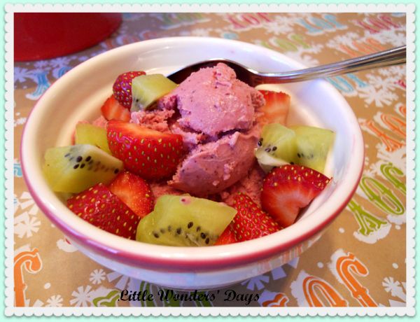 Cherry frozen yogurt recipe via Little Wonders' Days cherry frozen yogurt recipe